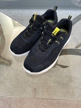 Lands End black mesh Sneakers with Yellow Accents